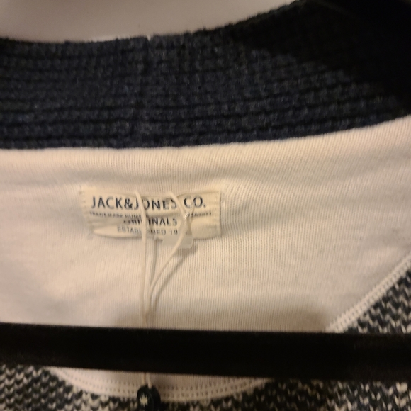 Jack and Jones cardigan - Picture 2 of 5